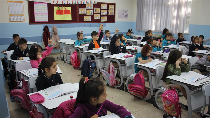 OKULLAR ARA TATİLİ EDİLDİ Türkiye genelinde okullarda ara tatili başladı...