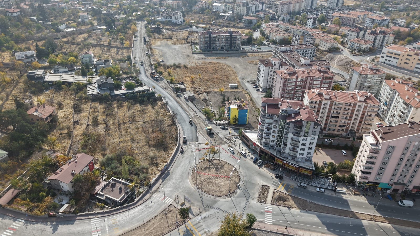 BÜYÜKŞEHİR’DEN ATATÜRK BULVARI’NA 5,9 MİLYON TL’LİK ASFALT YENİLEME ÇALIŞMASI