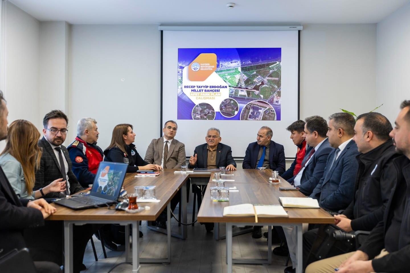 BAŞKAN BÜYÜKKILIÇ, OLASI AFETLERDE KULLANILACAK PARK ALANLARINA YÖNELİK TOPLANTIYA KATILDI