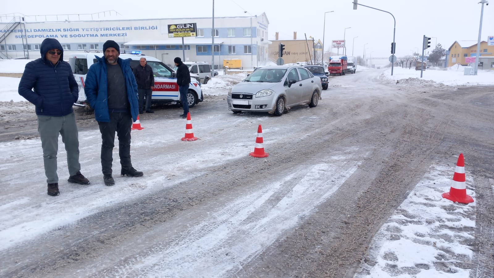 DEVELİDE 1 OCAK 2026 PERŞEMBE ESKİ KIŞLARDAN BİR KIŞ YAŞANIYOR.