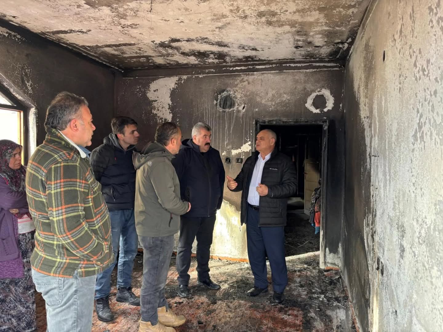 Başkandan evi yanan Aileye Ziyaret