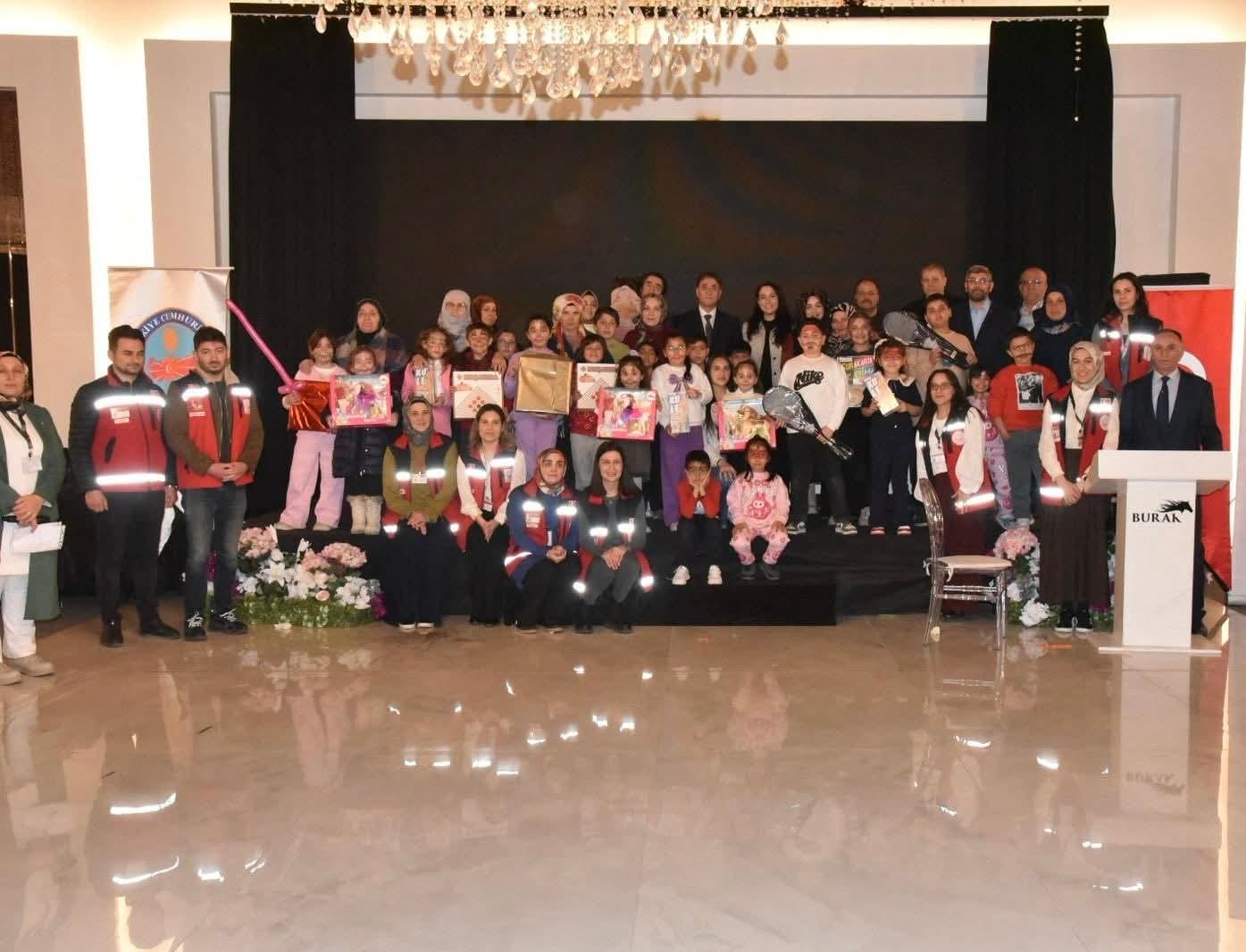 Yetim Çocuklar İçin İftar Programı Düzenlendi 